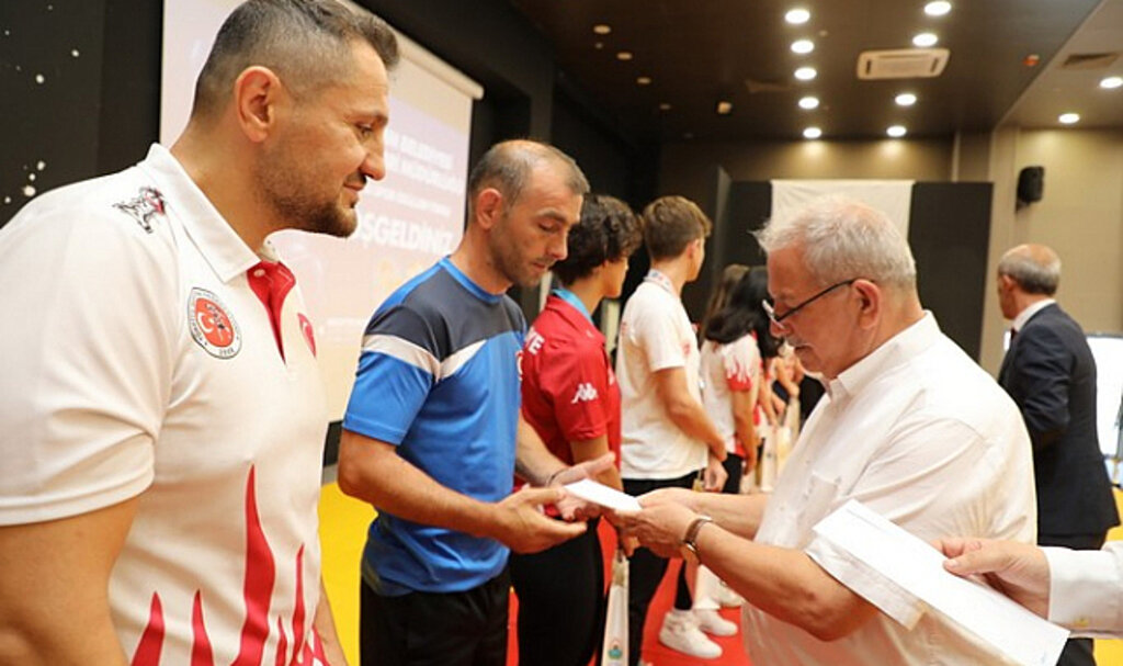 Samsun'da '2023 Yılı Spor Ödülleri'ni Başkan Demirtaş Verdi!