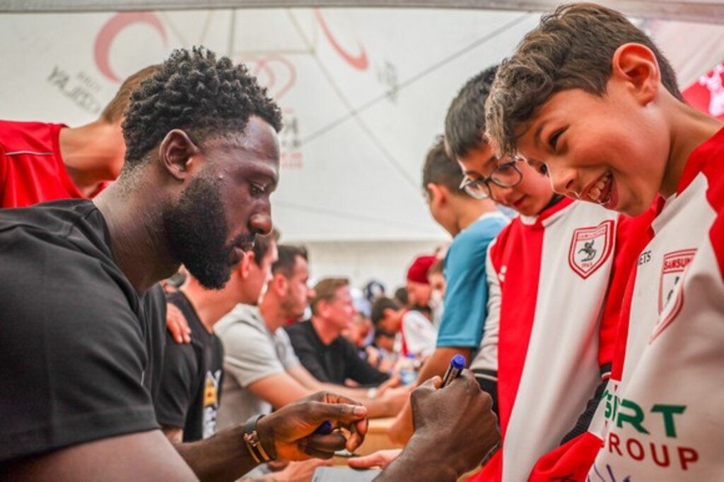 Bu Şehrin Samsunsporlu Çocuklarından Futbolculara Sevgi Seli!