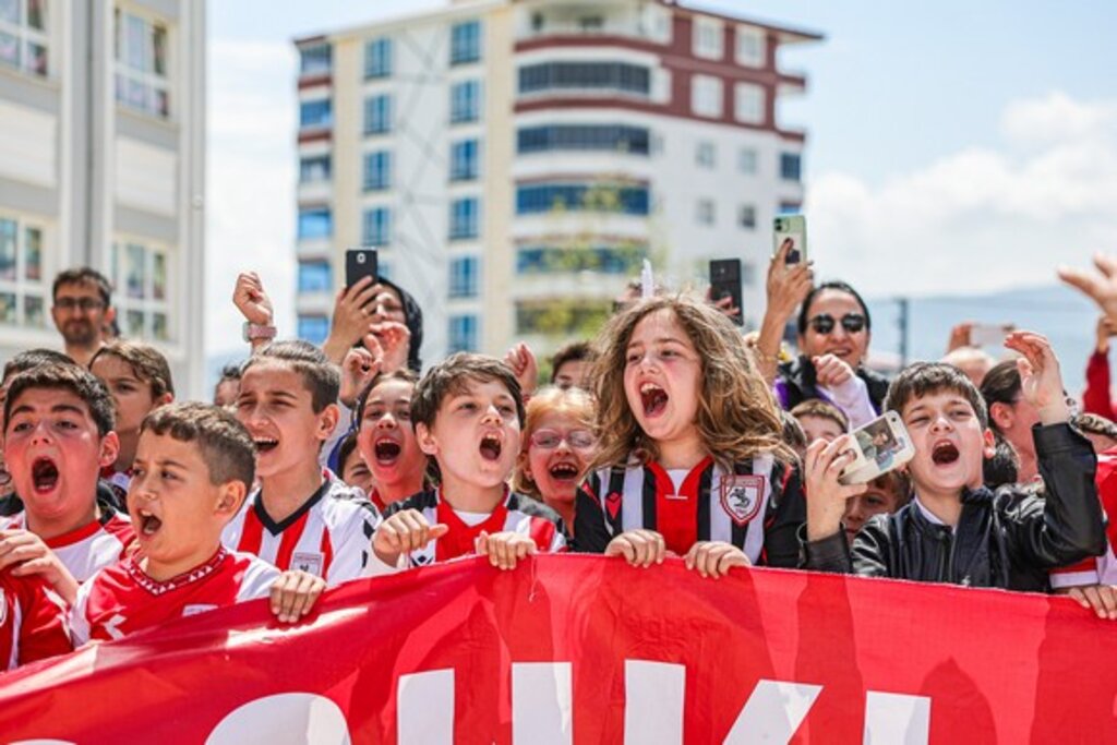 Bu Şehrin Samsunsporlu Çocuklarından Futbolculara Sevgi Seli!