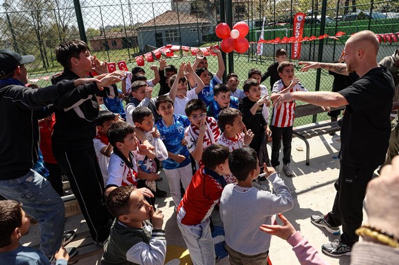 Samsunspor’dan 23 Nisan’a Anlamlı Dokunuş! Çocuklarla Bayram Coşkusu…