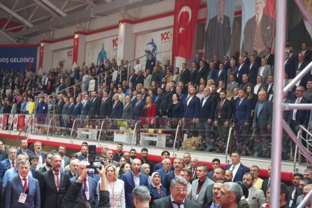 MHP Samsun Kongresi'nde Burhan Mucur Başkanlığa Yeniden Seçildi!