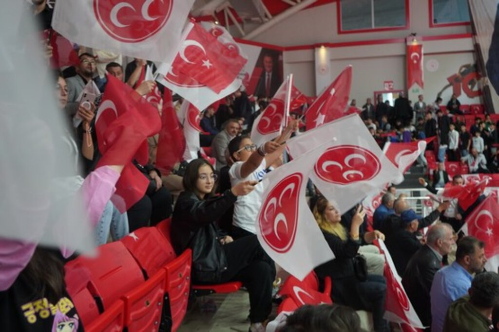 MHP Samsun Kongresi'nde Burhan Mucur Başkanlığa Yeniden Seçildi!