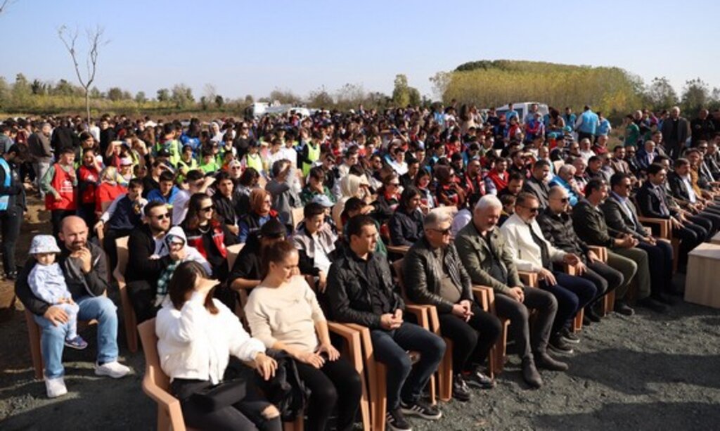 Çarşamba’da Fidanlar Toprakla Buluştu!