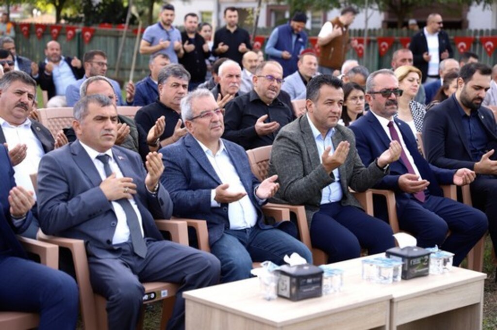 Çarşamba’da Fidanlar Toprakla Buluştu!