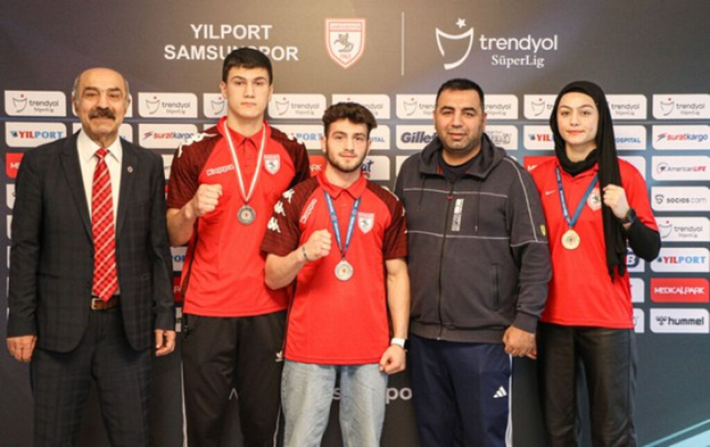 Samsunspor’dan Başarılı Sporculara Ödül!