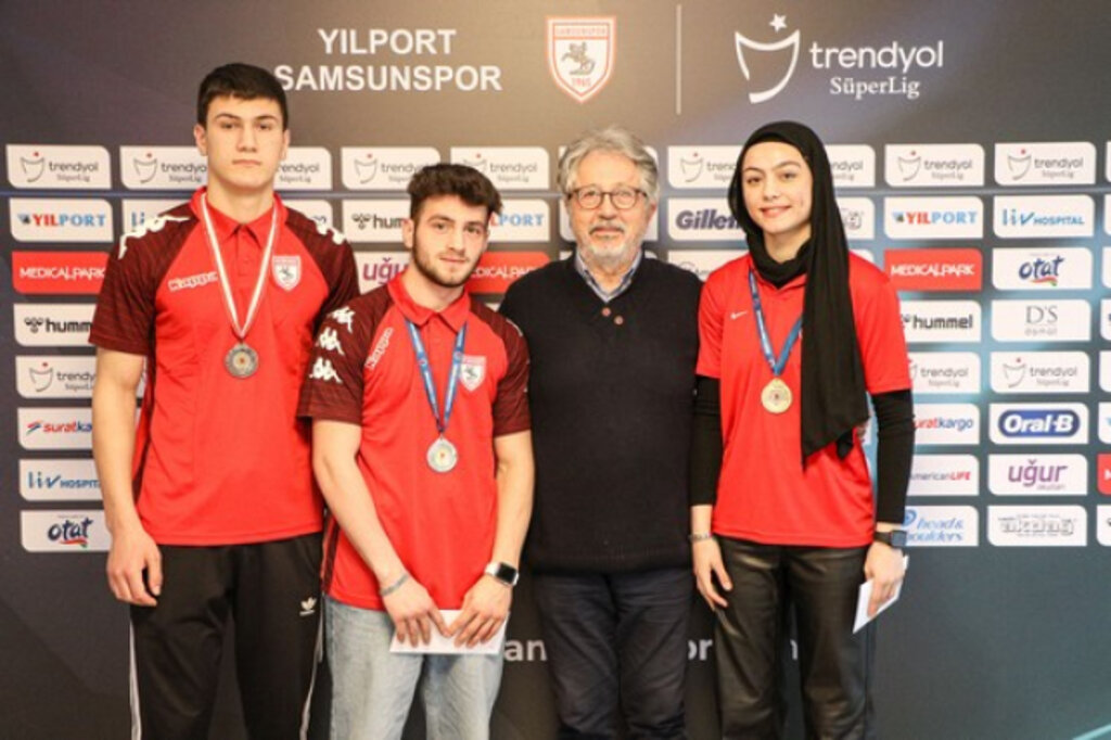 Samsunspor’dan Başarılı Sporculara Ödül!