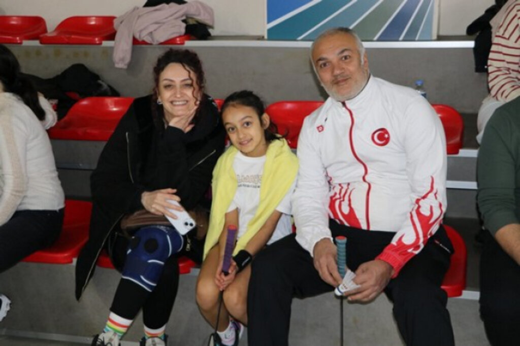 Badmintonda Aileler Yarıştı!