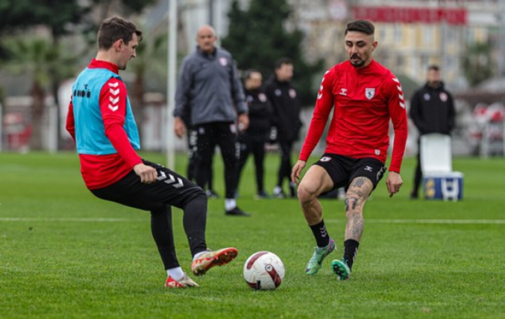 Samsunspor’un Başarılı Savunmacısı Satka Operasyon Geçirdi!