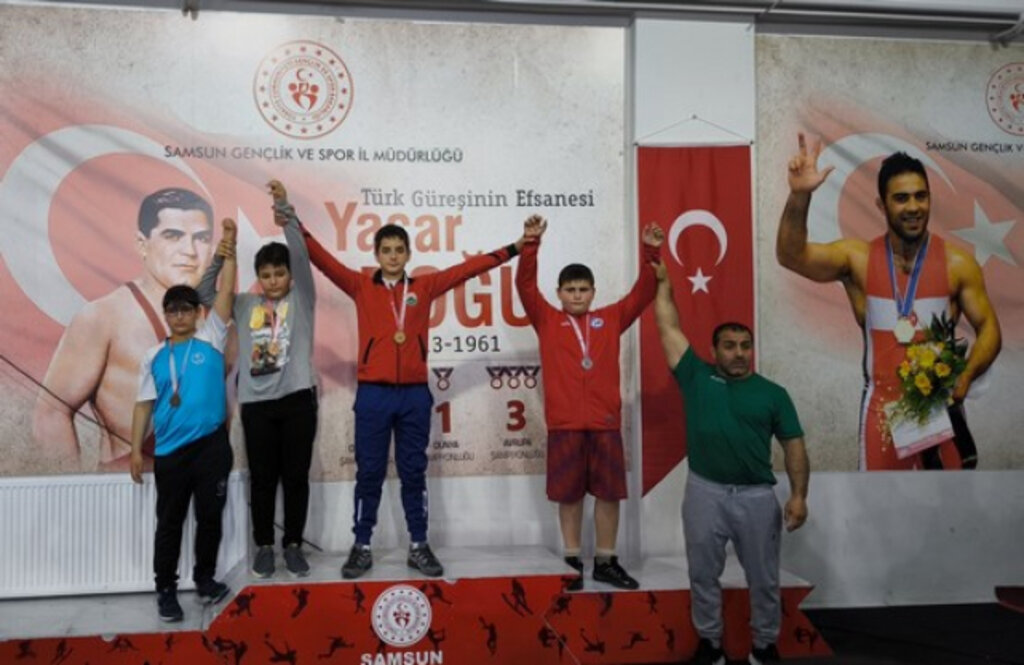 İlkadım Belediyesi Güreş Takımı Sporcuları Takım Halinde Şampiyon Oldu!