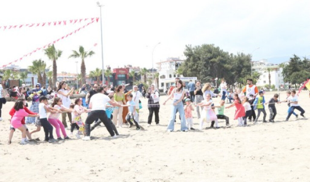 Atakum Sahili 'Uçurtma Şenliği' İle Renklendi!