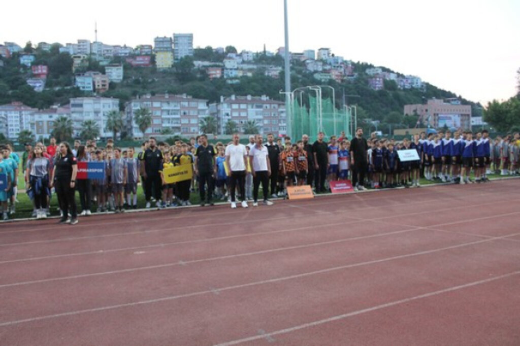 Samsun'da Mini Minikler Futbol Heyecanı Başlıyor!