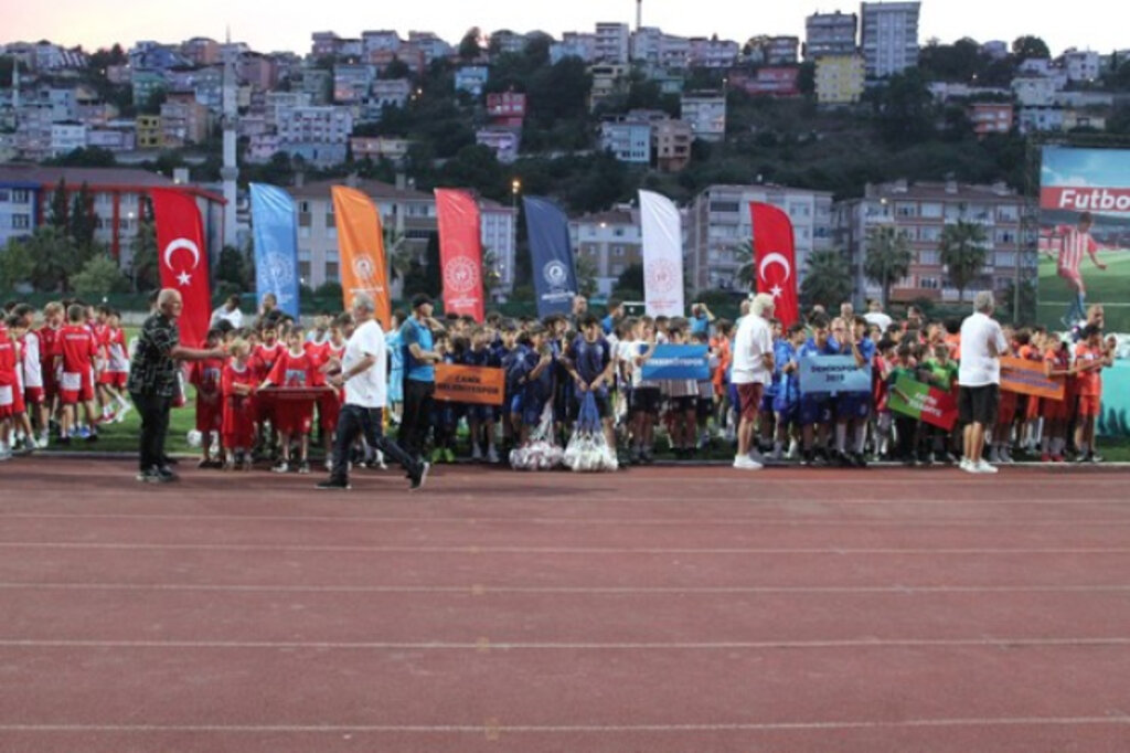 Samsun'da Mini Minikler Futbol Heyecanı Başlıyor!