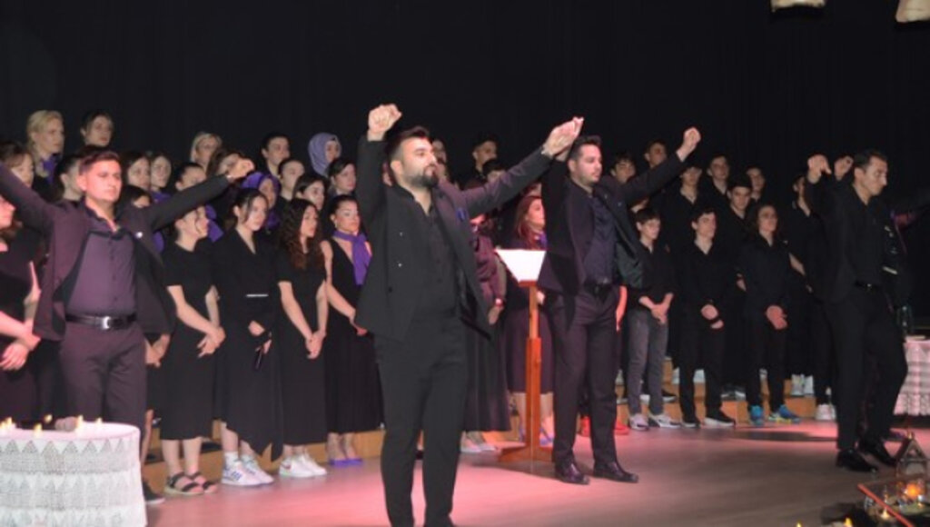 Uğur'da Unutulmaz Şiir ve Türkü Gecesi!