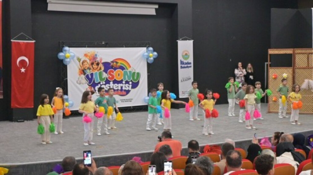 İlkadım Belediyesi Kreş ve Gündüz Bakımevinde Muhteşem Yıl Sonu Gösterisi!