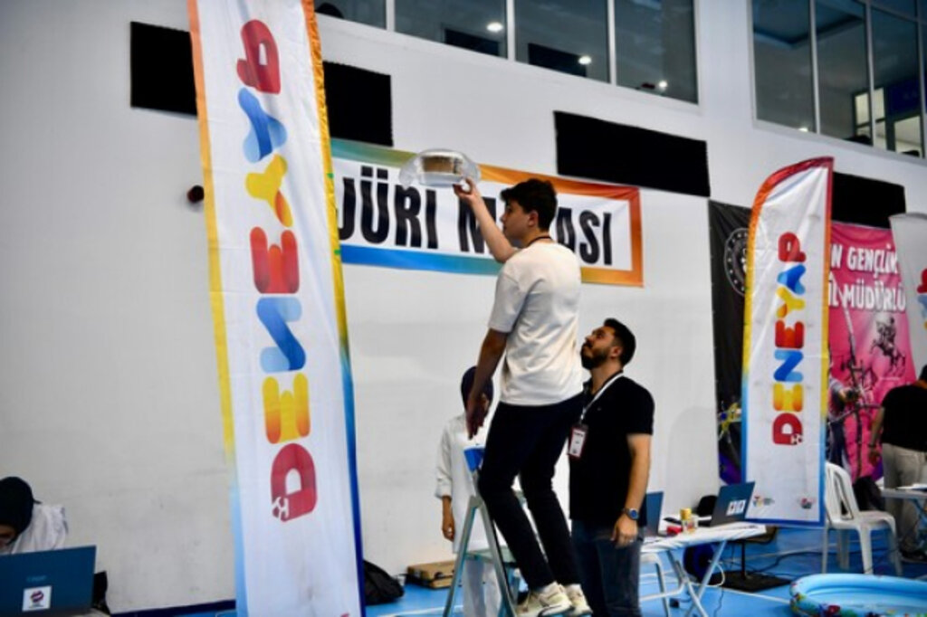 Geleceğin Teknoloji Yıldızları Deneyap Sınavında Buluştu!