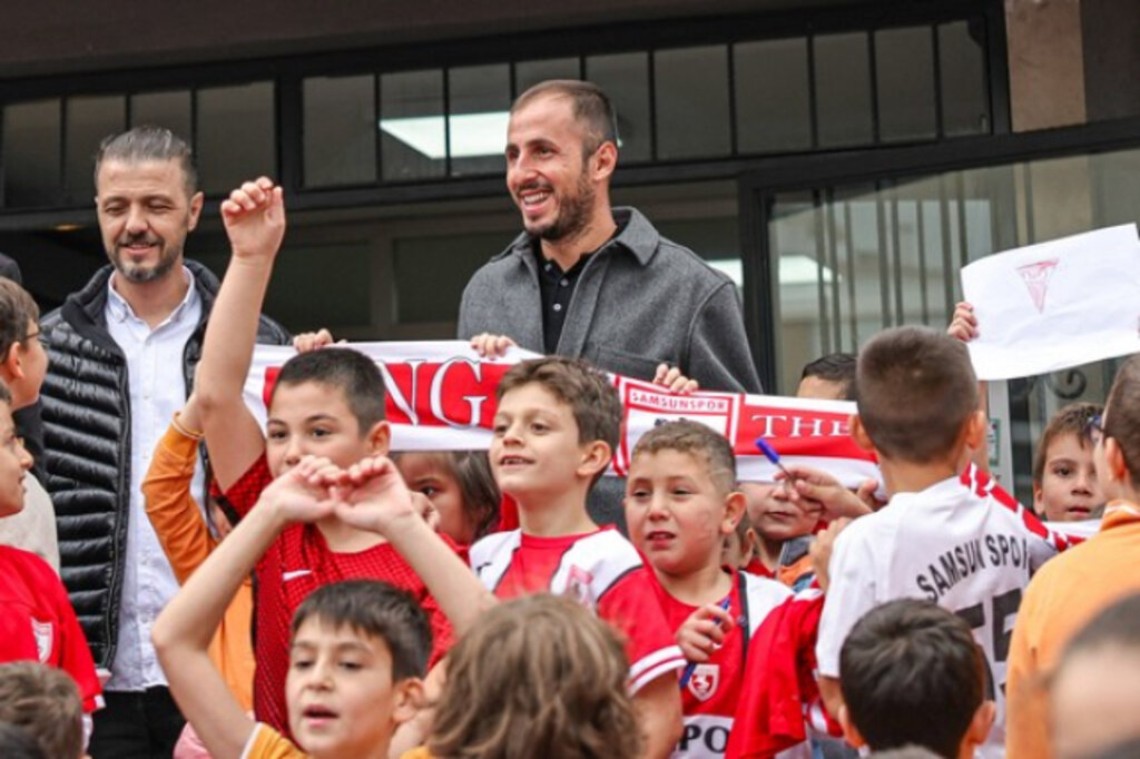 Samsunspor'un Kaptanı Zeki Minik Öğrencilerle Buluştu!