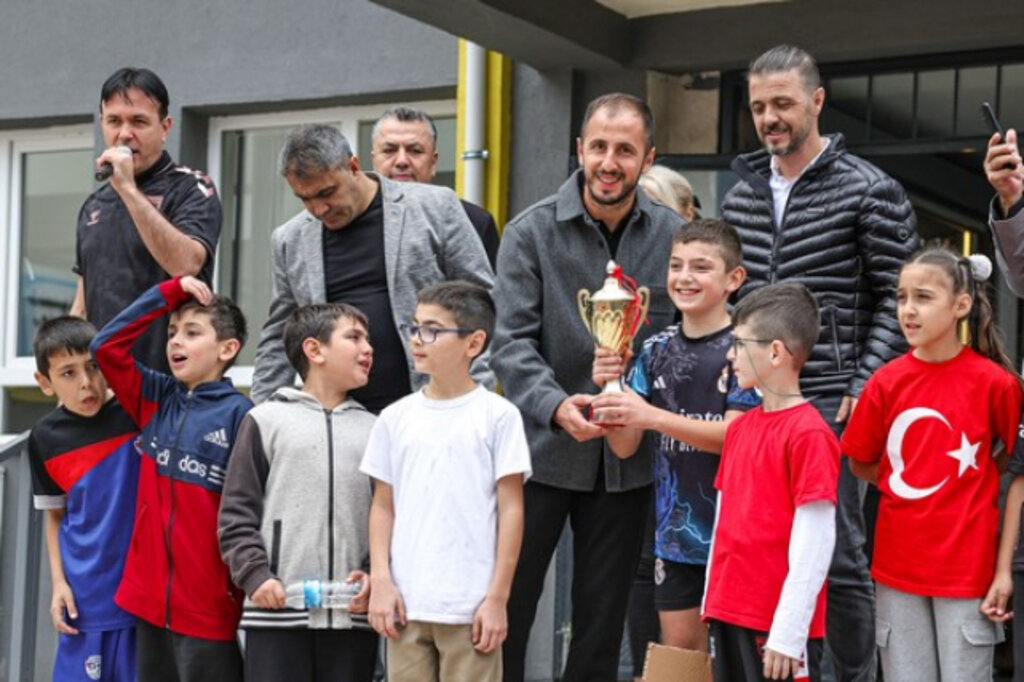 Samsunspor'un Kaptanı Zeki Minik Öğrencilerle Buluştu!