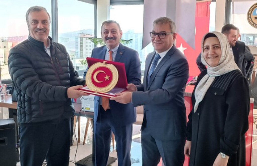 Sinecek, ‘Esnaf Gülerse Türkiye Güler’!