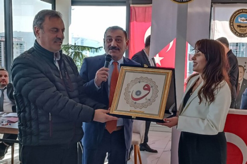 Sinecek, ‘Esnaf Gülerse Türkiye Güler’!