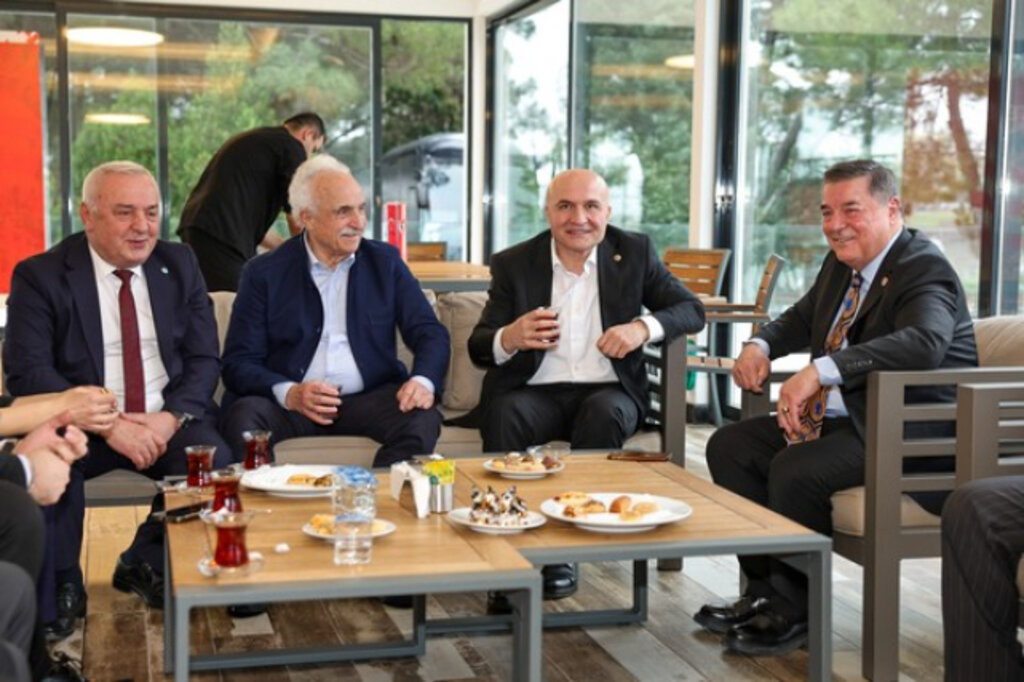 Samsunspor Tesislerinde Bayramlaşma Çoşkusu! VİDEOLU