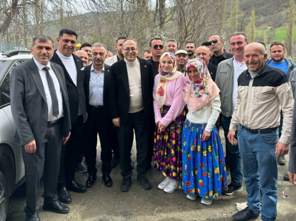 MHP Samsun’da Köy Köy Gezip Vatandaşlarla Bayramlaşıyor!