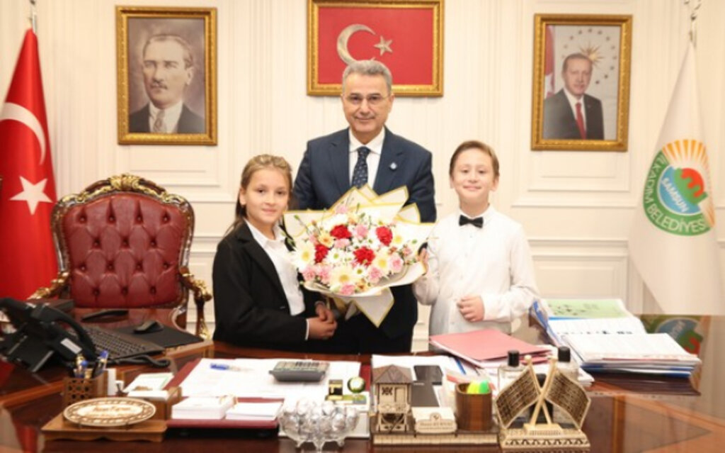 Başkan İhsan Kurnaz Koltuğunu Çocuklara Devretti!