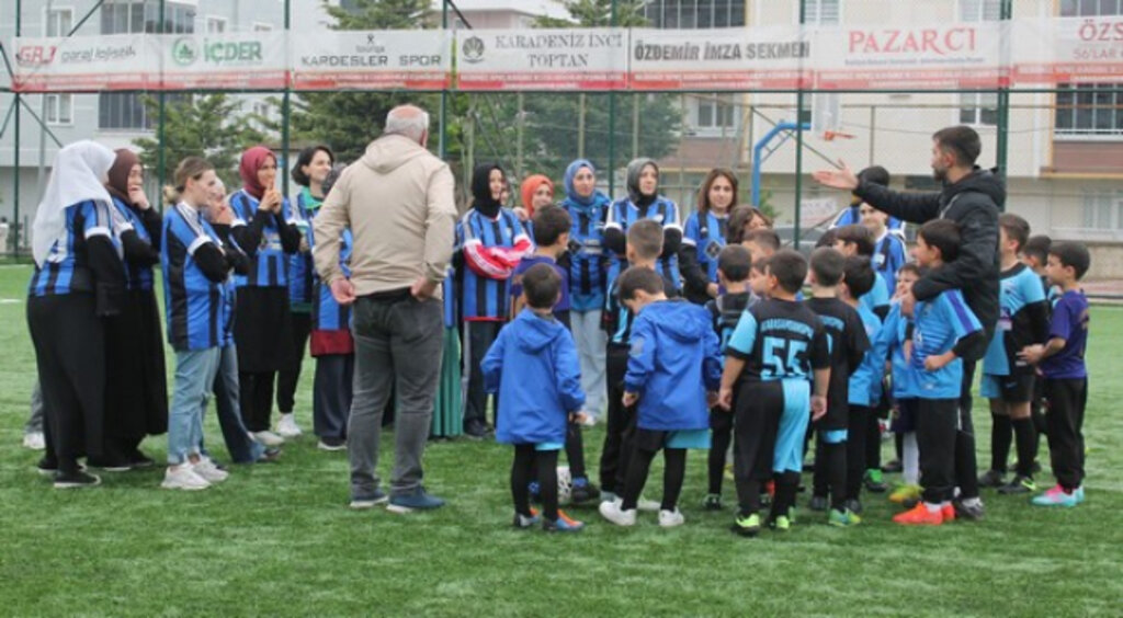 Karasamsunspor’da Anneler Gününe Özel Program Beğeni Topladı!