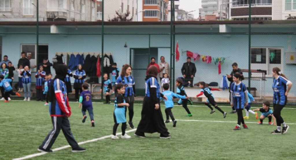 Karasamsunspor’da Anneler Gününe Özel Program Beğeni Topladı!