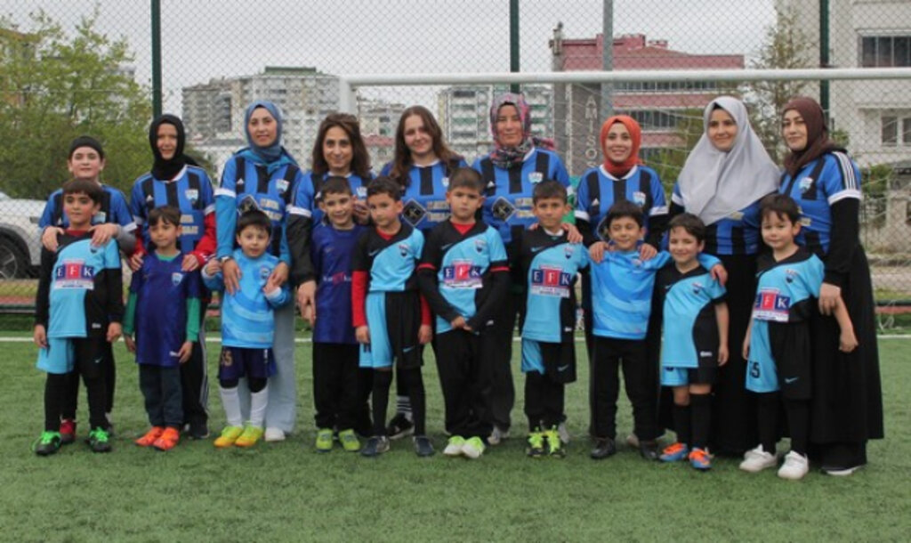 Karasamsunspor’da Anneler Gününe Özel Program Beğeni Topladı!