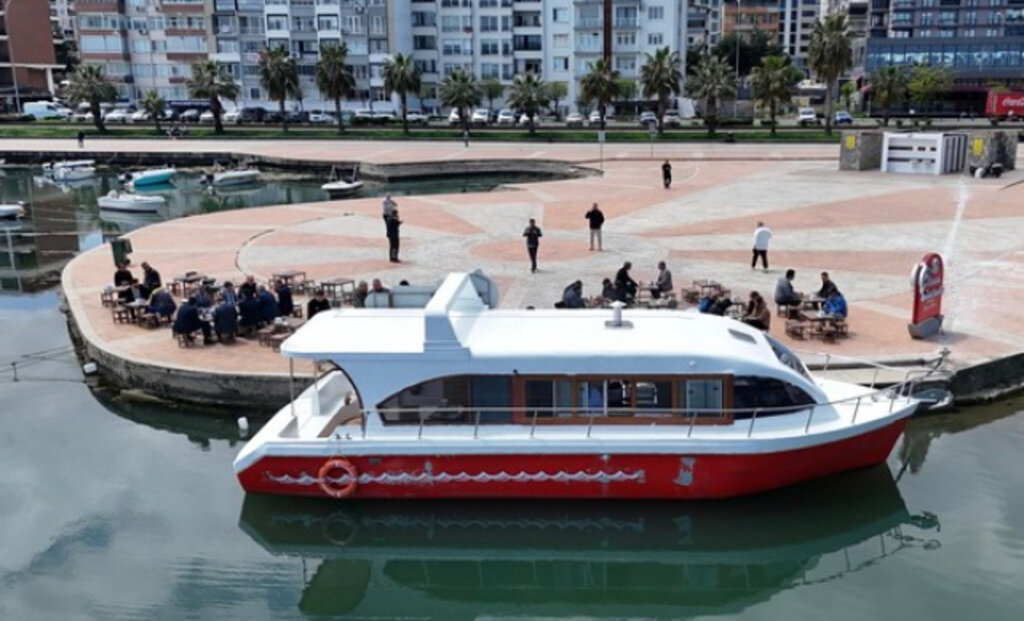 Samsun Büyükşehir’in Teknesinde Uygun Fiyata Balık Ekmek!