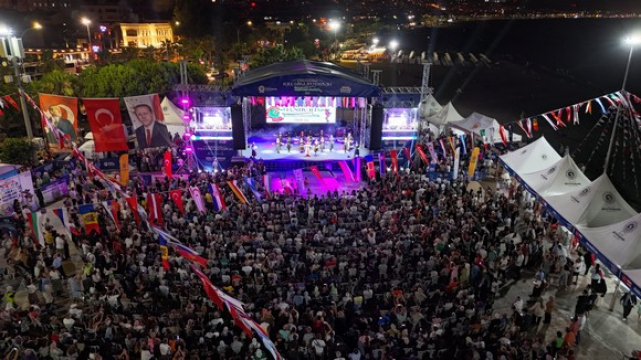 Uluslararası Halk Oyunları Festivali’nin İlk Günü Dolu Dolu Geçti!
