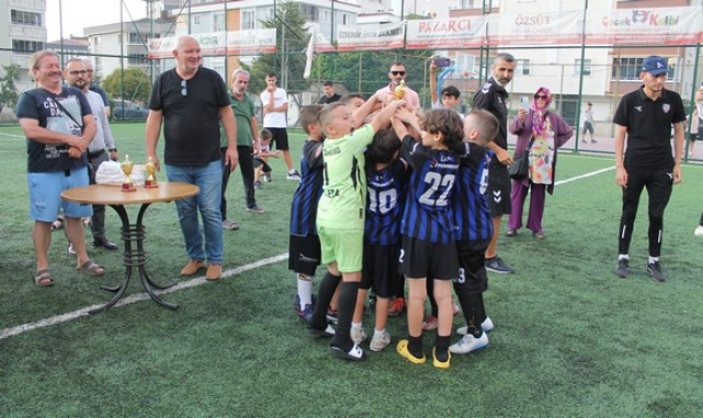 Miniklerin Şampiyonu Kurupelitspor!