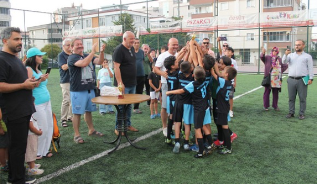 Miniklerin Şampiyonu Kurupelitspor!