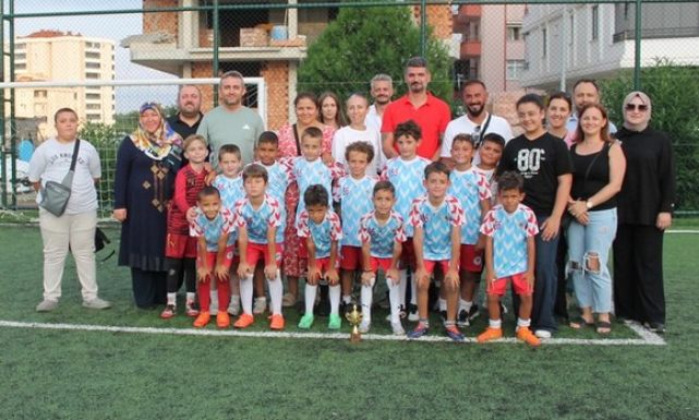 Miniklerin Şampiyonu Kurupelitspor!