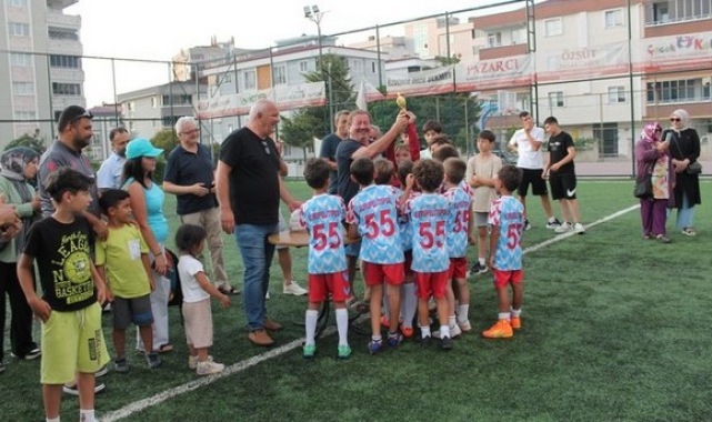 Miniklerin Şampiyonu Kurupelitspor!