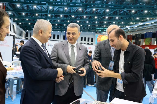 Başkan İhsan Kurnaz, ‘Eğitim ve Bilimi Destekliyoruz’!