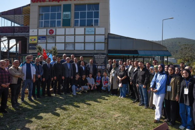 OMÜ’de Filistin İçin ‘Zeytin Ağacı’ Anıtı Dikildi!