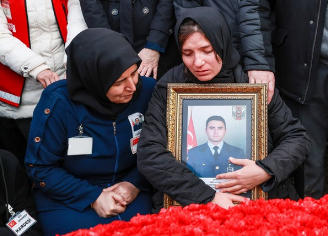 Şehit Astsubay Üstçavuş Emre Altıok Son Yolculuğuna Uğurlandı!