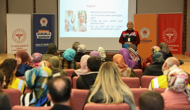 Büyükşehir Yaşlılara Nefes Oluyor! 2025 Yılında 25 Bin 700 Yaşlı Bireye Hizmet Verildi!
