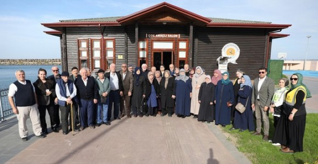 Büyükşehir Yaşlılara Nefes Oluyor! 2025 Yılında 25 Bin 700 Yaşlı Bireye Hizmet Verildi!