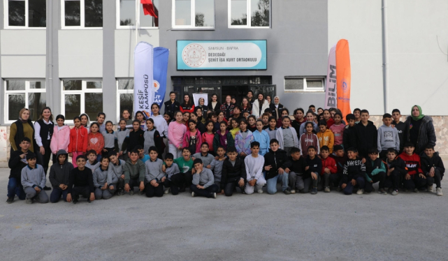 Büyükşehir 40 Köy Okulundaki 3 Bin 800 Öğrenciyi Bilimle Buluşturdu!