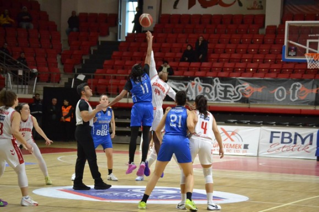 Lider Zorlu Koleji Samsun Basketbol İkinci Yarıya Farklı Galibiyetle Başladı!