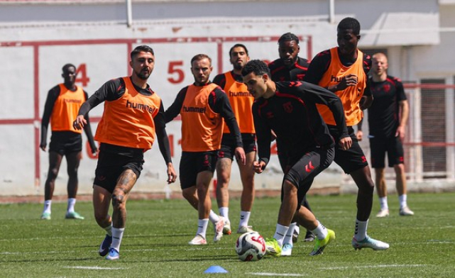 Beşiktaş Maçı Öncesi Samsunspor’da Teknik Ekibin Eli Güçlendi!
