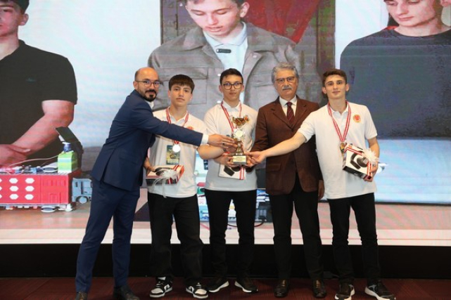Büyükşehir Tarafından Liseler Arası İnovasyon Yarışması Düzenlendi!
