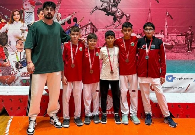 Taekwondo İl Şampiyonası’nda İlkadım Rüzgârı!