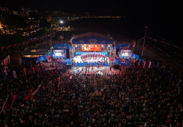 Uluslararası Samsun Halk Oyunları Festivali Şehre Kültür ve Sanat Dolu Günler Yaşattı!