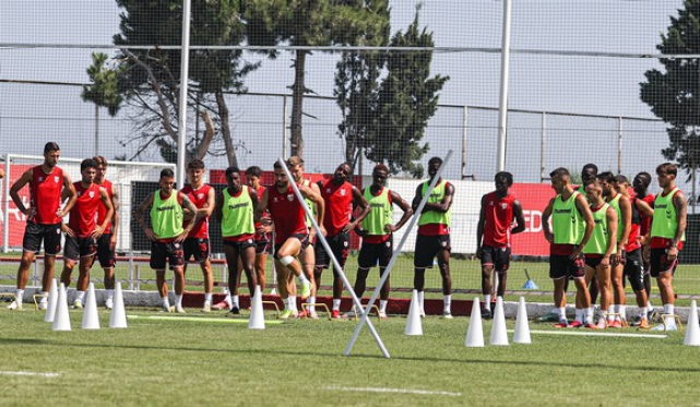 Samsunspor, Oynayacağı 2 Hazırlık Maçı İçin İstanbul’a Yola Çıktı!