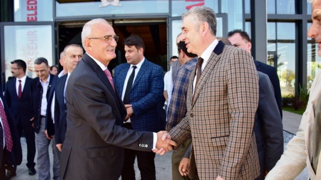 Başkan Yılmaz Belediye Personeliyle Vedalaştı!