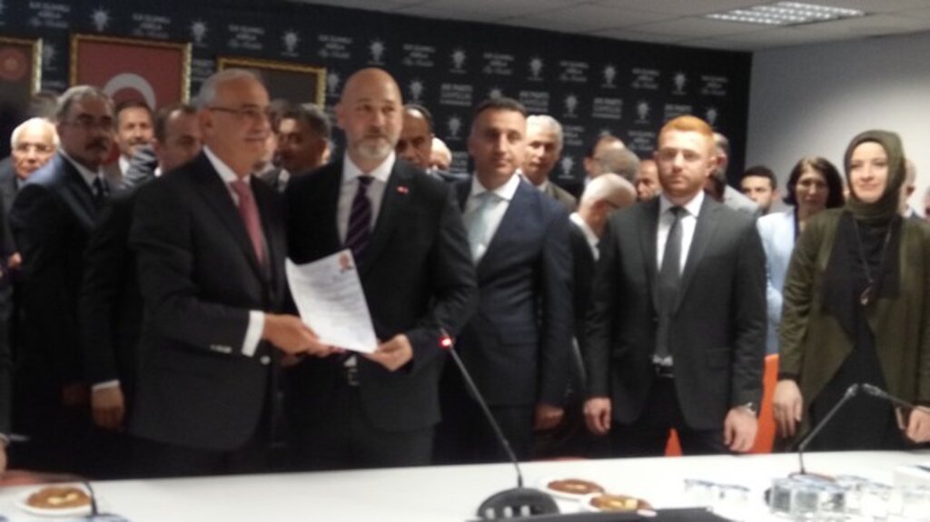 Yılmaz Milletvekilliği İçin İstifa Etti!