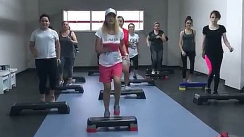 Çocuklar İdmanda, Anneler Stepte!